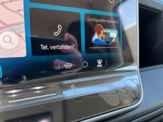 Volkswagen Crafter 35 2.0 TDI L3H3 Exclusive | BPM Vrij! | ACC | Camera achter | Navigatie | Apple CarPlay | Trekhaa... ActivLease financial lease