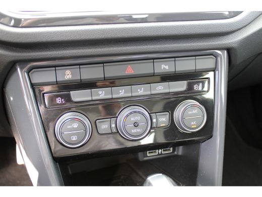 Volkswagen T-Roc 1.5 TSI Sport | AUTOMAAT | Parkeersensoren voor+achter | Airco | Radio | Auto-Hold | Lichtmetalen... ActivLease financial lease