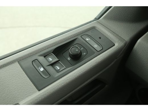 Volkswagen Transporter 2.0 TDI 150PK L2H1 | Euro6 | Aut. | Airco | 3-Zits | Adap. Cruise | Carplay | Stoelverw. | Trekh... ActivLease financial lease
