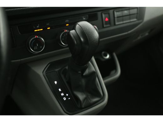 Volkswagen Transporter 2.0 TDI 150PK L2H1 | Euro6 | Aut. | Airco | 3-Zits | Adap. Cruise | Carplay | Stoelverw. | Trekh... ActivLease financial lease