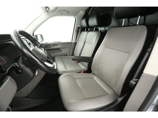 Volkswagen Transporter 2.0 TDI 150PK L2H1 | Euro6 | Aut. | Airco | 3-Zits | Adap. Cruise | Carplay | Stoelverw. | Trekh... ActivLease financial lease