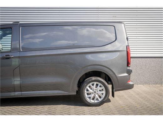 Volkswagen Transporter | 2.0 TDI L1 Bulli | *BPM Vrij | Stoelverwarming | Adaptive Cruise | Navigatie ActivLease financial lease
