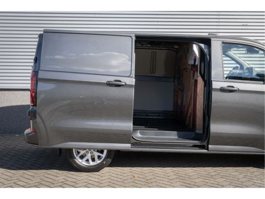 Volkswagen Transporter | 2.0 TDI L1 Bulli | *BPM Vrij | Stoelverwarming | Adaptive Cruise | Navigatie ActivLease financial lease