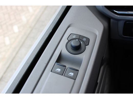 Volkswagen Transporter 2.0 TDI L1 Life | 150 pk | BPM VRIJ | Apple Carplay | Full LED | Bijrijdersbank | Achteruitrij Ca... ActivLease financial lease