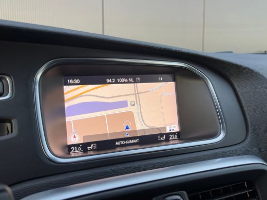 Volvo  V40 T3 Polar+ Sport | Panoramadak | Harman Kardon | Cruise control | Camera | Parkeersensoren | Stoel... ActivLease financial lease