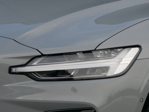 Volvo  V60 T6 Plug-in hybrid AWD Plus Dark | Trekhaak | Harman/Kardon | Verwarmbare Stoelen / Stuurwiel | 36... ActivLease financial lease