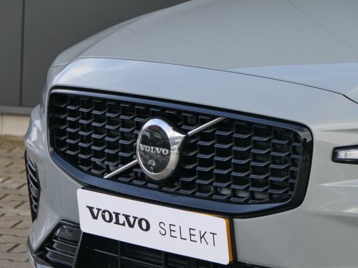 Volvo  V60 T6 Plug-in hybrid AWD Plus Dark | Trekhaak | Harman/Kardon | Verwarmbare Stoelen / Stuurwiel | 36... ActivLease financial lease