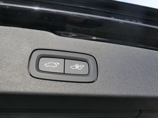 Volvo  V60 T6 Plug-in hybrid AWD Plus Dark | Trekhaak | Harman/Kardon | Verwarmbare Stoelen / Stuurwiel | 36... ActivLease financial lease