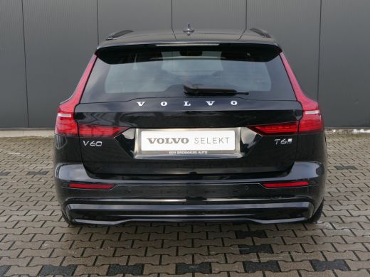 Volvo  V60 T6 Plug-in hybrid AWD Plus Dark | Trekhaak | Harman/Kardon | Verwarmbare Stoelen / Stuurwiel | 36... ActivLease financial lease