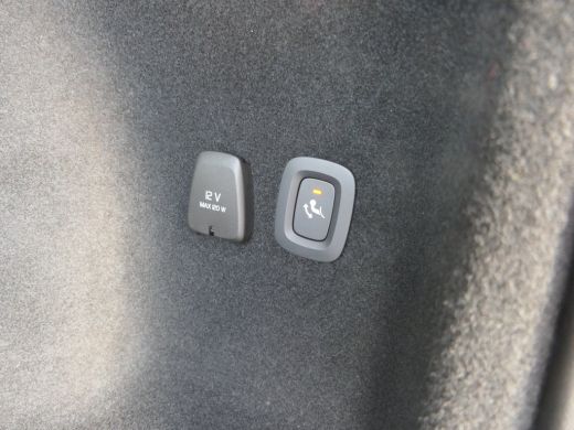 Volvo  V60 T6 Plug-in hybrid AWD Plus Dark | Trekhaak | Harman/Kardon | Verwarmbare Stoelen / Stuurwiel | 36... ActivLease financial lease