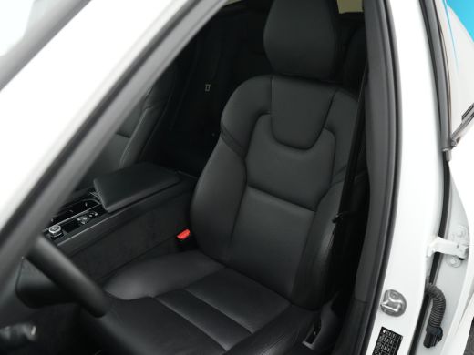 Volvo  XC60 2.0 T6 Plug-in hybrid AWD Plus Dark | Luchtvering | Panoramadak | Leder | Elek stoel | Camera ActivLease financial lease