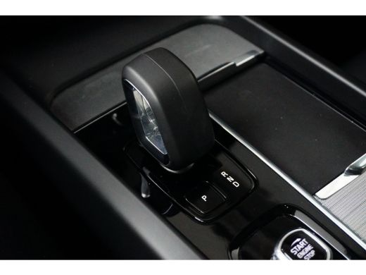 Volvo  XC60 2.0 T6 Plug-in hybrid AWD Ultimate Bright | Luchtvering | Panoramadak | Harman/Kardon | 360 Camer... ActivLease financial lease