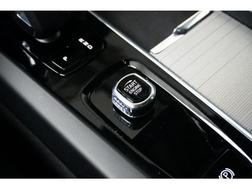 Volvo  XC60 2.0 T6 Plug-in hybrid AWD Ultimate Bright | Luchtvering | Panoramadak | Harman/Kardon | 360 Camer... ActivLease financial lease