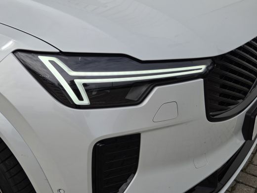 Volvo  XC90 T8 Ultra Dark | Navy Herringbone Weave  | Pano | Fiscaal &euro;99.000,-! | Crystal White! ActivLease financial lease