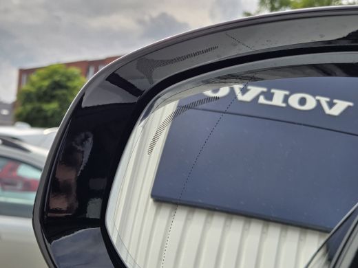 Volvo  XC90 T8 Ultra Dark | Navy Herringbone Weave  | Pano | Fiscaal &euro;99.000,-! | Crystal White! ActivLease financial lease