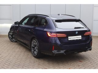 BMW 5 Serie Touring 530e M Sport Automaat / Panoramadak / Trekhaak / Stoelventilatie / Stuurverwarming / Adap...