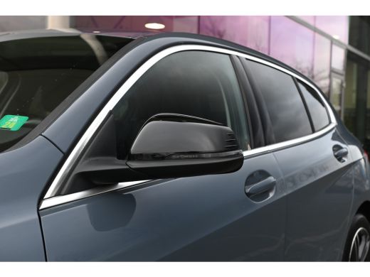 BMW 1 Serie 118i Sport Line Automaat / Sportstoelen / LED / Live Cockpit Professional / Cruise Control ActivLease financial lease