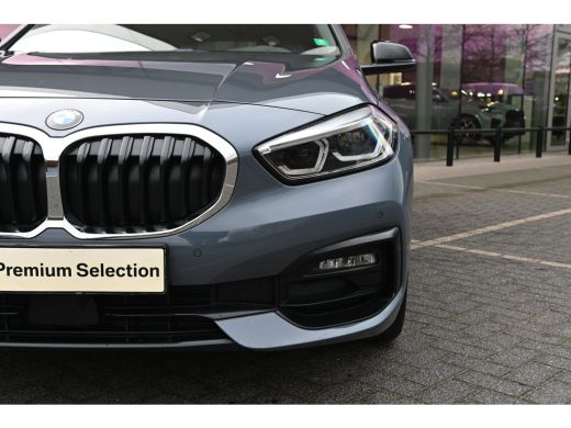 BMW 1 Serie 118i Sport Line Automaat / Sportstoelen / LED / Live Cockpit Professional / Cruise Control ActivLease financial lease
