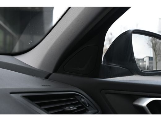 BMW 1 Serie 118i Sport Line Automaat / Sportstoelen / LED / Live Cockpit Professional / Cruise Control ActivLease financial lease