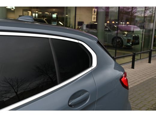 BMW 1 Serie 118i Sport Line Automaat / Sportstoelen / LED / Live Cockpit Professional / Cruise Control ActivLease financial lease