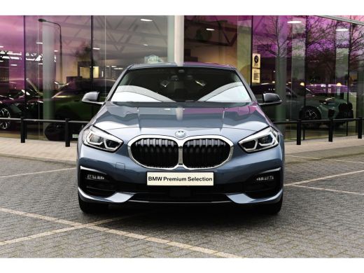 BMW 1 Serie 118i Sport Line Automaat / Sportstoelen / LED / Live Cockpit Professional / Cruise Control ActivLease financial lease
