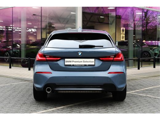 BMW 1 Serie 118i Sport Line Automaat / Sportstoelen / LED / Live Cockpit Professional / Cruise Control ActivLease financial lease