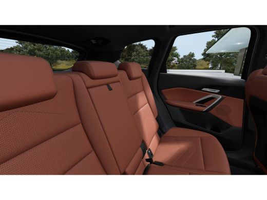 BMW iX1 eDrive20 M Sport / Sportstoelen / Achteruitrijcamera / M Adaptief onderstel / Comfort Access / Ad... ActivLease financial lease