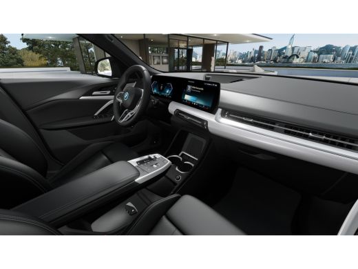 BMW iX2 eDrive20 M Sport / Panoramadak / Trekhaak / Sportstoelen / Achteruitrijcamera / M Adaptief onders... ActivLease financial lease