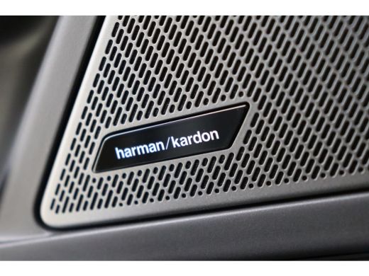 BMW iX2 eDrive20 M Sport / Panoramadak / Trekhaak / Sportstoelen / Achteruitrijcamera / M Adaptief onders... ActivLease financial lease