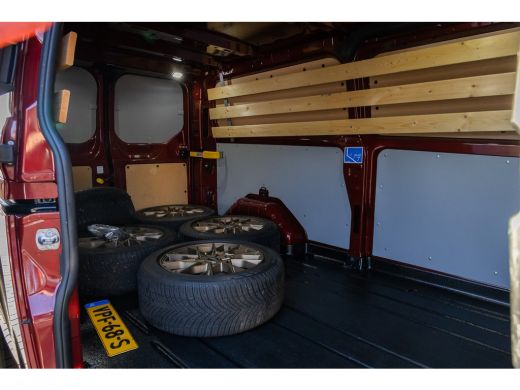 Ford Transit Custom 340 2.0 TDCI L2H1 Limited 170pk Automaat | Dealer o.h. | Adaptieve cruise | Bijrijdersbank | Trek... ActivLease financial lease