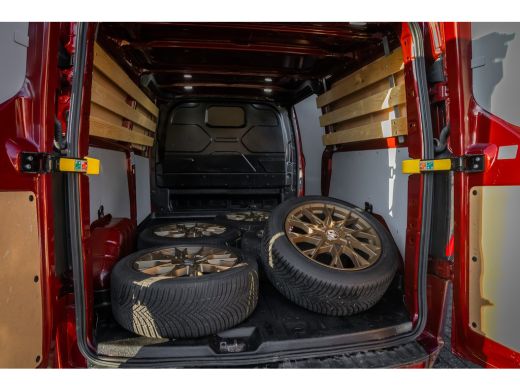 Ford Transit Custom 340 2.0 TDCI L2H1 Limited 170pk Automaat | Dealer o.h. | Adaptieve cruise | Bijrijdersbank | Trek... ActivLease financial lease