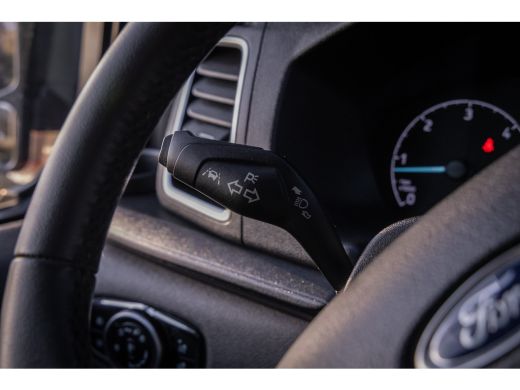 Ford Transit Custom 340 2.0 TDCI L2H1 Limited 170pk Automaat | Dealer o.h. | Adaptieve cruise | Bijrijdersbank | Trek... ActivLease financial lease