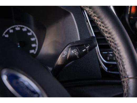 Ford Transit Custom 340 2.0 TDCI L2H1 Limited 170pk Automaat | Dealer o.h. | Adaptieve cruise | Bijrijdersbank | Trek... ActivLease financial lease