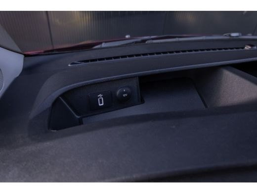 Ford Transit Custom 340 2.0 TDCI L2H1 Limited 170pk Automaat | Dealer o.h. | Adaptieve cruise | Bijrijdersbank | Trek... ActivLease financial lease