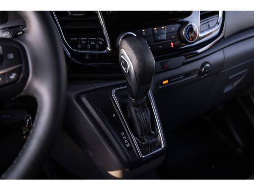 Ford Transit Custom 340 2.0 TDCI L2H1 Limited 170pk Automaat | Dealer o.h. | Adaptieve cruise | Bijrijdersbank | Trek... ActivLease financial lease