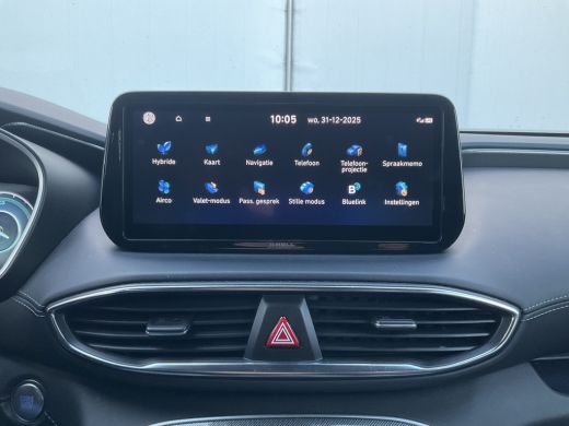 Hyundai Santa Fe 7-Pers 1.6 T-GDI HEV Premium 7p. HUD Leer Stoelkoel+verw. 360&deg; 7 Zits ActivLease financial lease