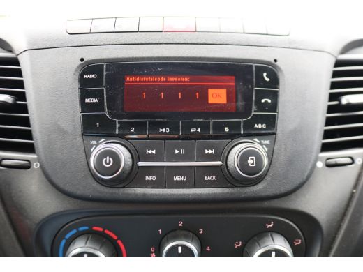 Iveco Daily 35S14 L2 H2 Airco Automaat 3.5T Trekhaak ActivLease financial lease