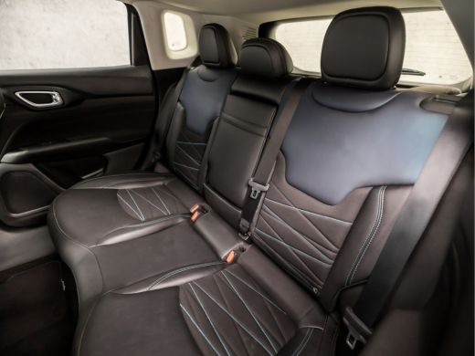 Jeep Compass 4xe 240 Plug-in Hybrid Electric Upland 240Pk Automaat (VIRTUAL COCKPIT, APPLE CARPLAY, GROOT NAVI... ActivLease financial lease