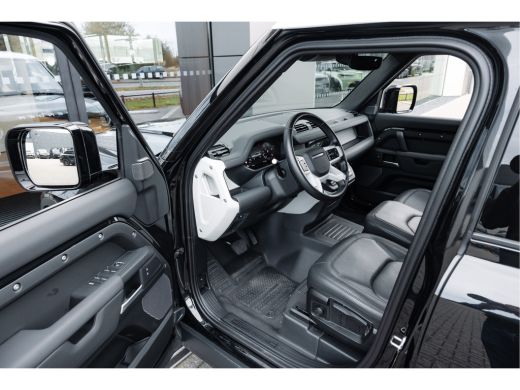 Land Rover Defender 110 D250 Hardtop Commercial | 20" County velgen | Luchtvering | 3 persoons Jumpseat | ActivLease financial lease