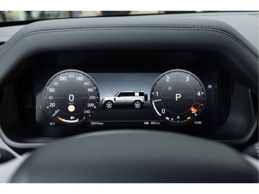 Land Rover Defender 110 D250 Hardtop Commercial | 20" County velgen | Luchtvering | 3 persoons Jumpseat | ActivLease financial lease