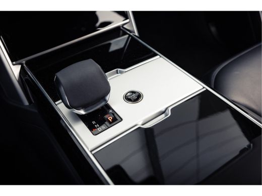 Land Rover Range Rover 3.0 P460e HSE PHEV | 23 Inch Gloss Black | Shadow Pack | El.trekhaak | Pano | Head-up | Softclos ActivLease financial lease