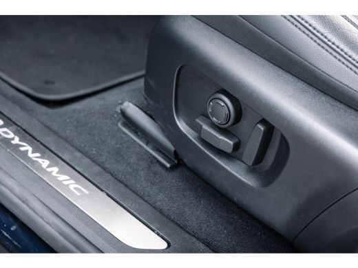 Land Rover Range Rover Evoque P300e AWD R-Dynamic S | Cold Climate | 20 Inch | Dodehoek Assistent | El. achterklep | Keyless Entry ActivLease financial lease