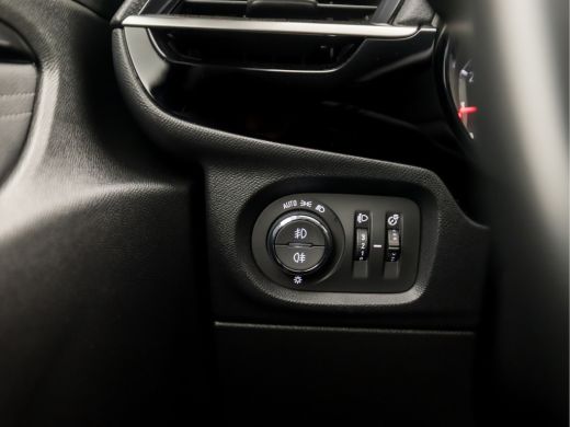 Opel Corsa 1.2 Elegance (APPLE CARPLAY, GROOT NAVI, LEDER, LM VELGEN, SPORTSTOELEN, LED KOPLAMPEN, CRUISE, L... ActivLease financial lease