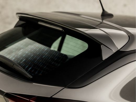 Opel Corsa 1.2 Elegance (APPLE CARPLAY, GROOT NAVI, LEDER, LM VELGEN, SPORTSTOELEN, LED KOPLAMPEN, CRUISE, L... ActivLease financial lease