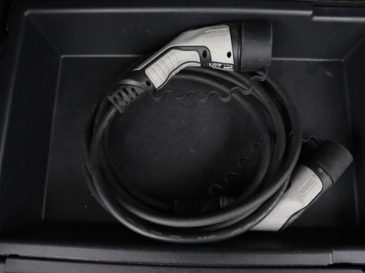 Peugeot 3008 1.6 HYbrid 225 GT | Panoramadak | Trekhaak | Adaptive cruise | 360 Camera | Stoelverwarming | Car... ActivLease financial lease