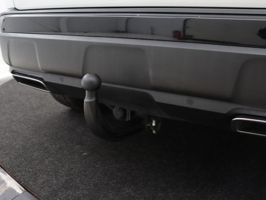 Peugeot 3008 1.6 HYbrid 225 GT | Panoramadak | Trekhaak | Adaptive cruise | 360 Camera | Stoelverwarming | Car... ActivLease financial lease