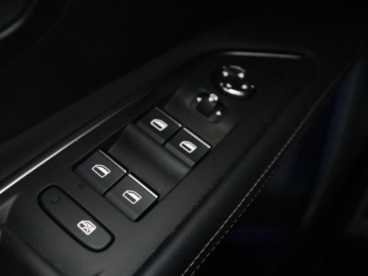 Peugeot 3008 1.6 HYbrid 225 GT | Panoramadak | Trekhaak | Adaptive cruise | 360 Camera | Stoelverwarming | Car... ActivLease financial lease