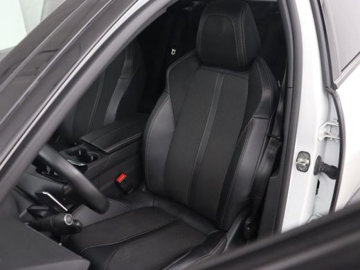 Peugeot 3008 1.6 HYbrid 225 GT | Panoramadak | Trekhaak | Adaptive cruise | 360 Camera | Stoelverwarming | Car... ActivLease financial lease