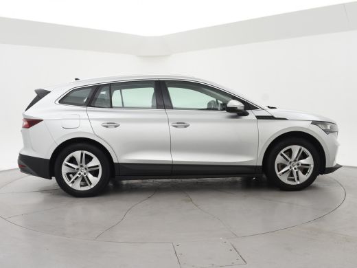 Skoda Enyaq iV 80 + CAMERA | ADAPTIVE CRUISE | SFEERVERLICHTING | CARPLAY | STUURVERW. ActivLease financial lease
