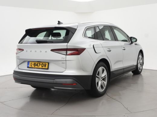 Skoda Enyaq iV 80 + CAMERA | ADAPTIVE CRUISE | SFEERVERLICHTING | CARPLAY | STUURVERW. ActivLease financial lease